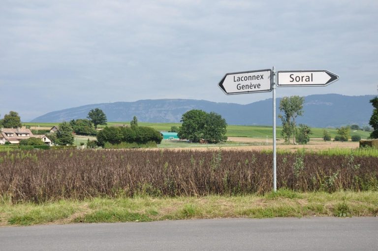 laconnex, geneva, soral, village, road, road sign, soral sign, geneva, geneva, geneva, geneva, geneva, road sign, road sign